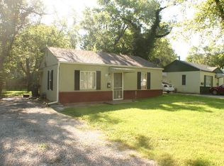 1736 SW Green Acres Ave, Topeka, KS 66604