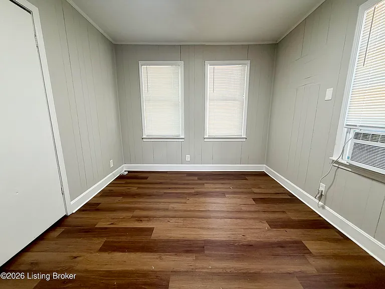 3423 Glendale Ave — Photo 6