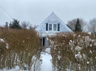 30 Miner Ave, Waterford, CT 06385