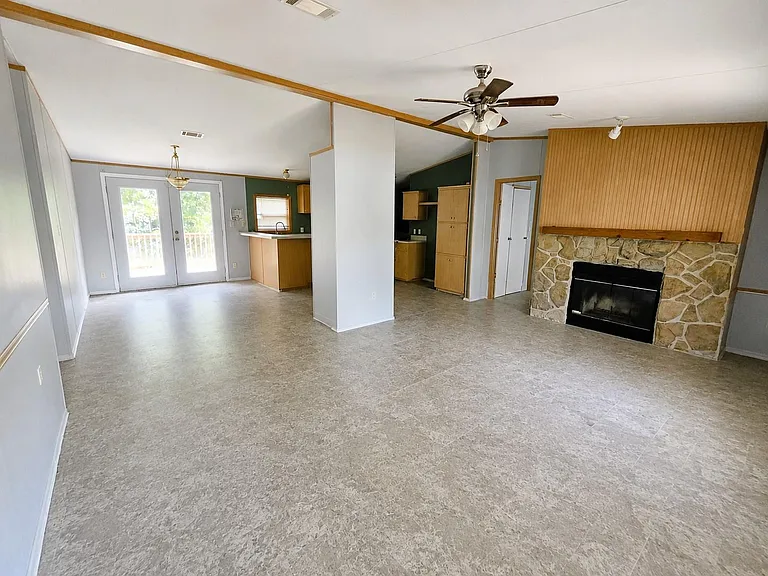 573 Bluebonnet — Photo 10