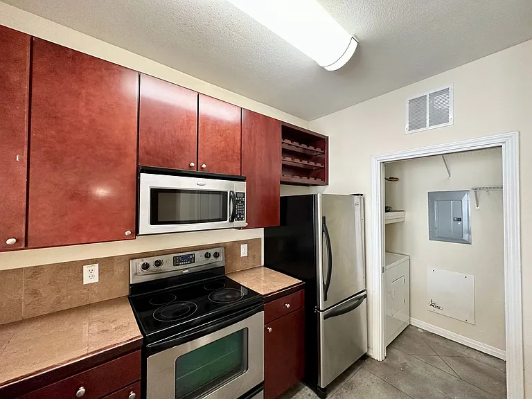 2505 San Gabriel #408 — Photo 4