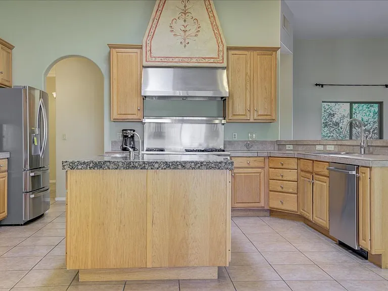 4750 N Bonanza Ave — Photo 19