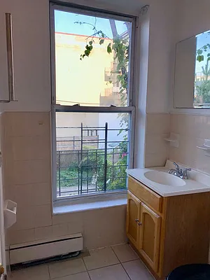 Rented by Zjama Realty Corp | media 20