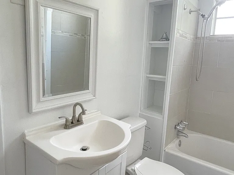 4620 Saint Charles Ave — Photo 11