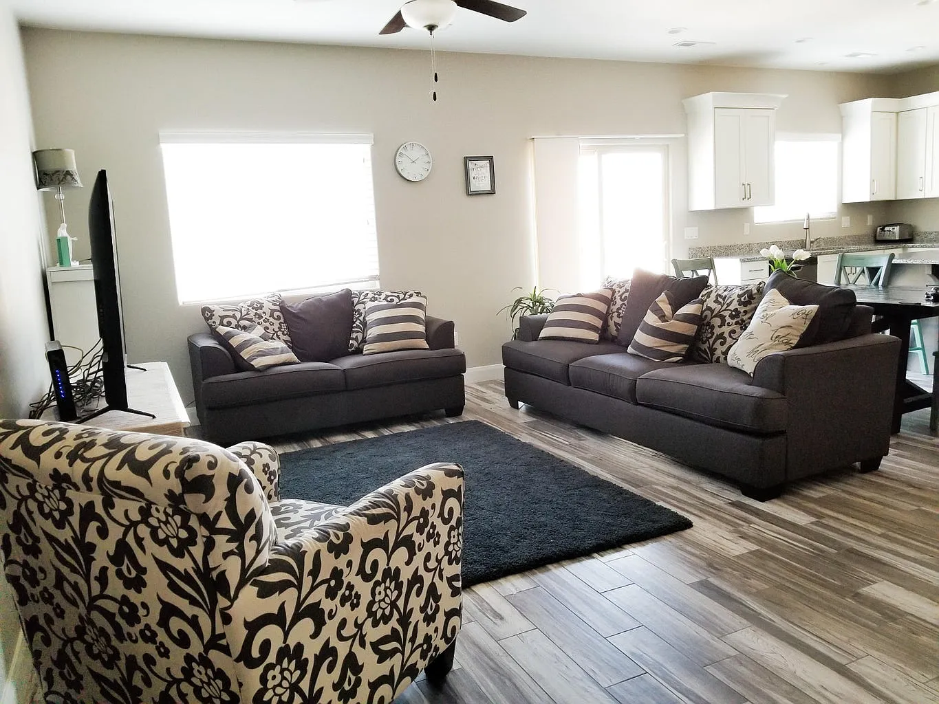 3 bed, 2.5 bath, 1726 sqft, $1,850 — Photo 3
