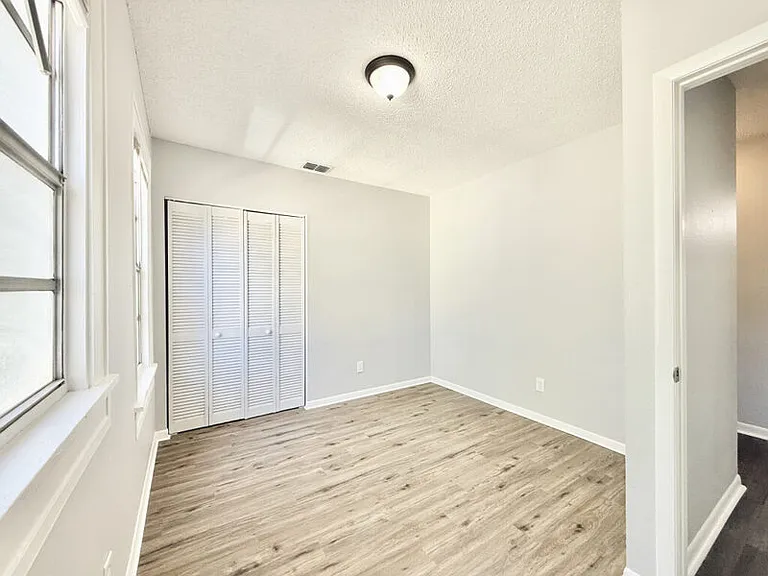 725 14th Ave S #D — Photo 25