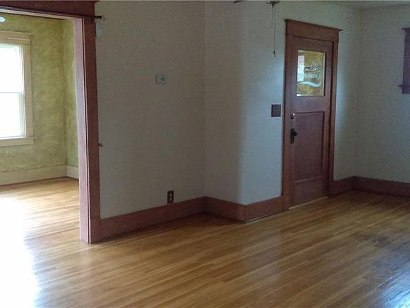 4th image of 2700 Niagara Falls Blvd