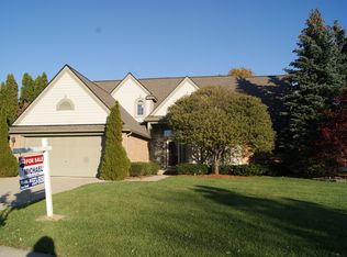 39478 Squire Rd, Novi, MI 48375
