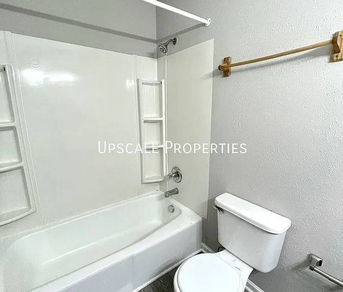 179 Lakeshore Dr #2 — Photo 5