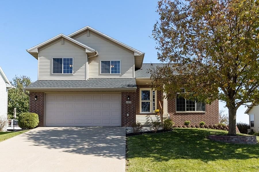 1st image of 640 Strathmoor Dr