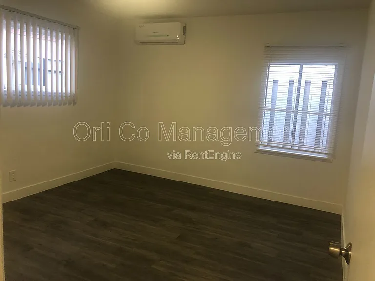 6500 Balboa Blvd — Photo 17