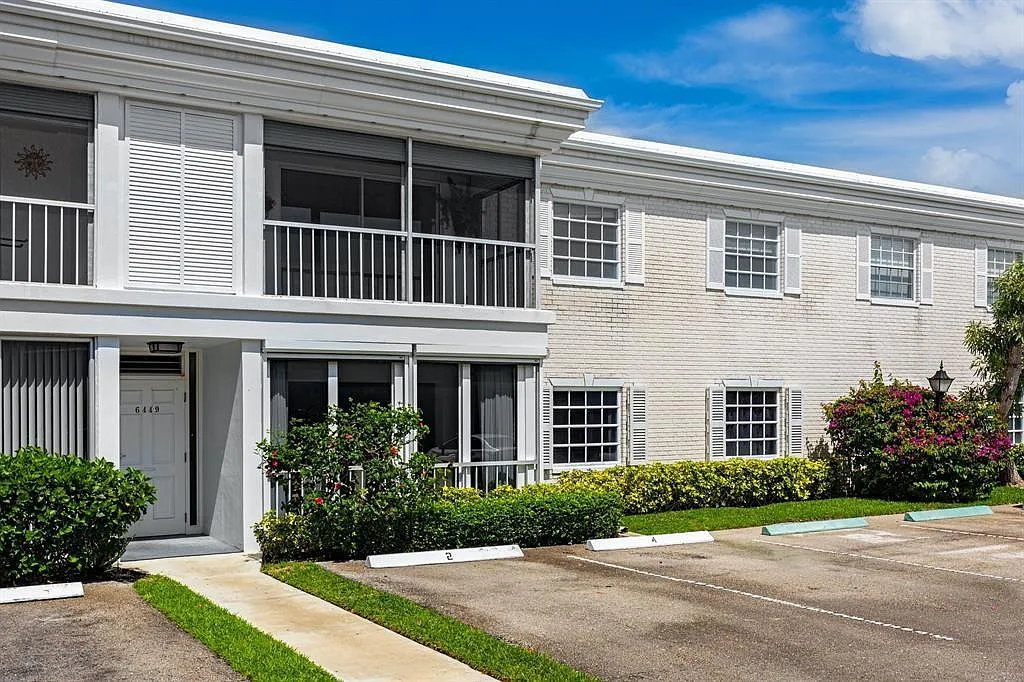 2 bed, 2.0 bath, 1200 sqft, $2,300 — Photo 3