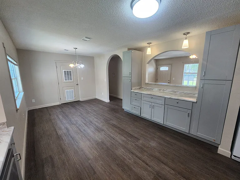 535 Azalea St — Photo 8