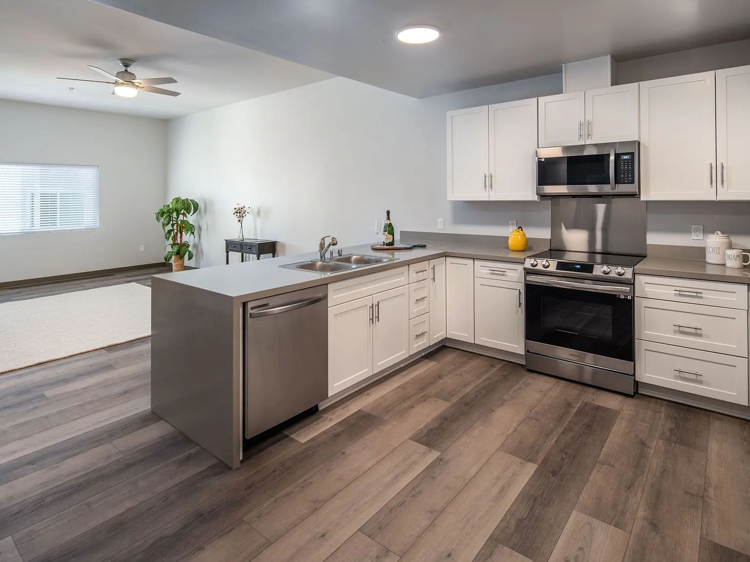 Village Place Apartments — Photo 3