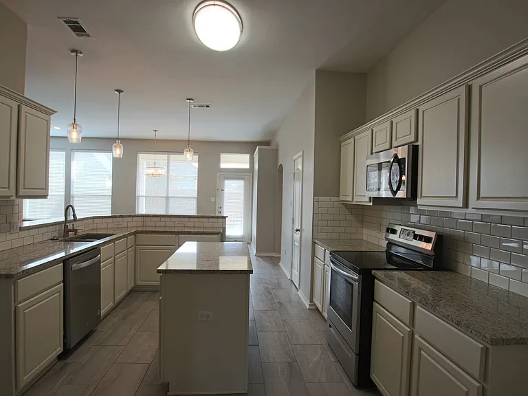 6021 Morning Mist Dr — Photo 14