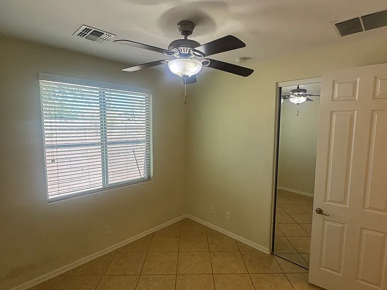 298 E Kaibab Dr — Photo 13