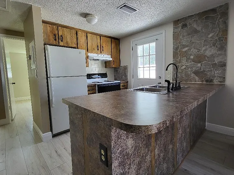 11103 Harding Dr — Photo 8
