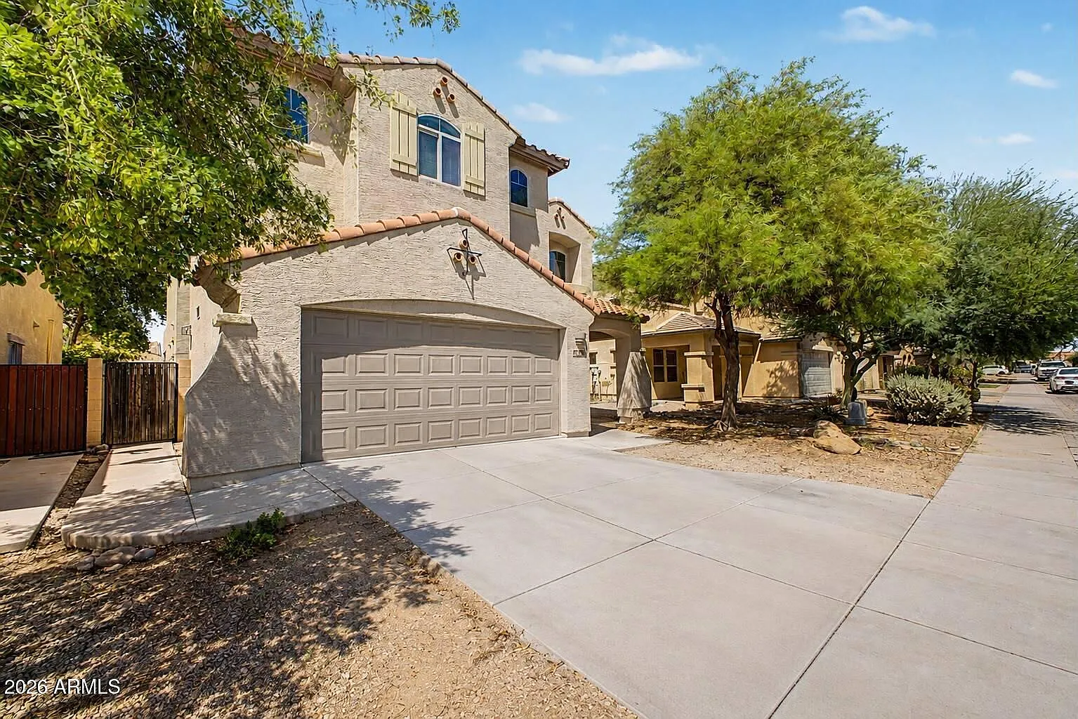 4 bed, 2.5 bath, 2555 sqft, $2,500 — Photo 3