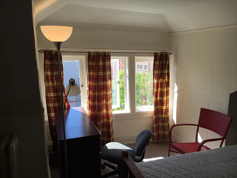 Rooms for Rent in Central Collegetown at 301 Dryden — Photo 32