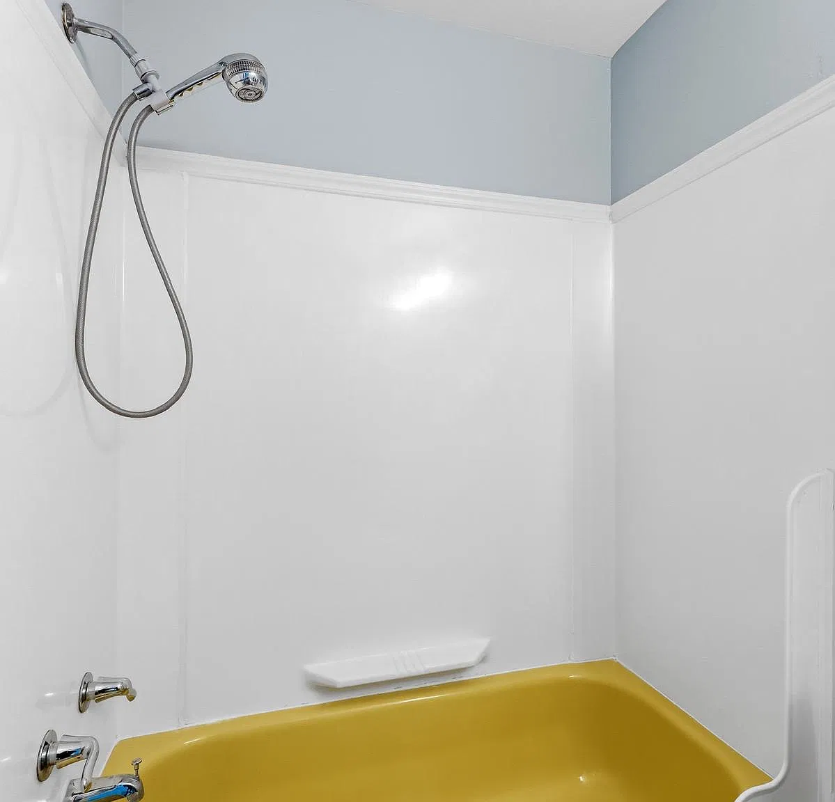2 bed, 1.5 bath, 1208 sqft, $2,000 — Photo 2