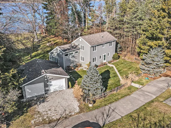 214 Tourmaline Trl, Horton, MI 49246