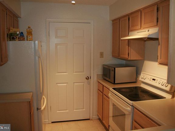 2nd image of 1519 Lincoln Way APT 101