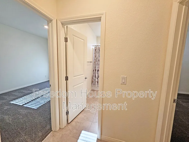 56 Pioneer Range Ave — Photo 8