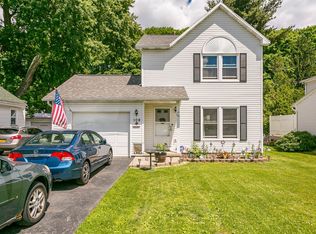 108 Birchwood Dr, Rochester, NY 14622