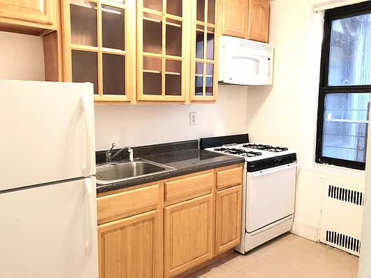 Rented by Lang Realty LLC | media 7