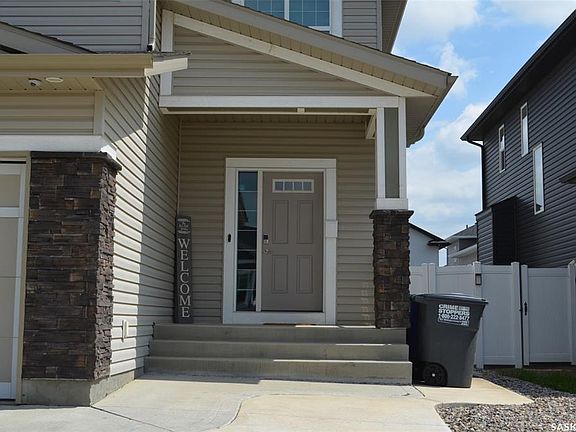 3rd image of 118 Stromberg CRESCENT