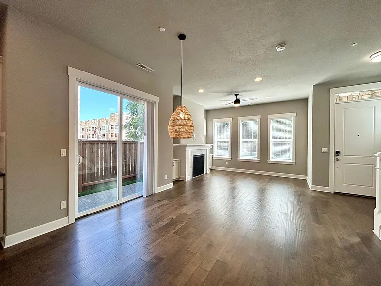 11571 SW Barber St — Photo 12