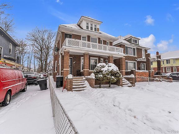 4th image of 3521 Harding St