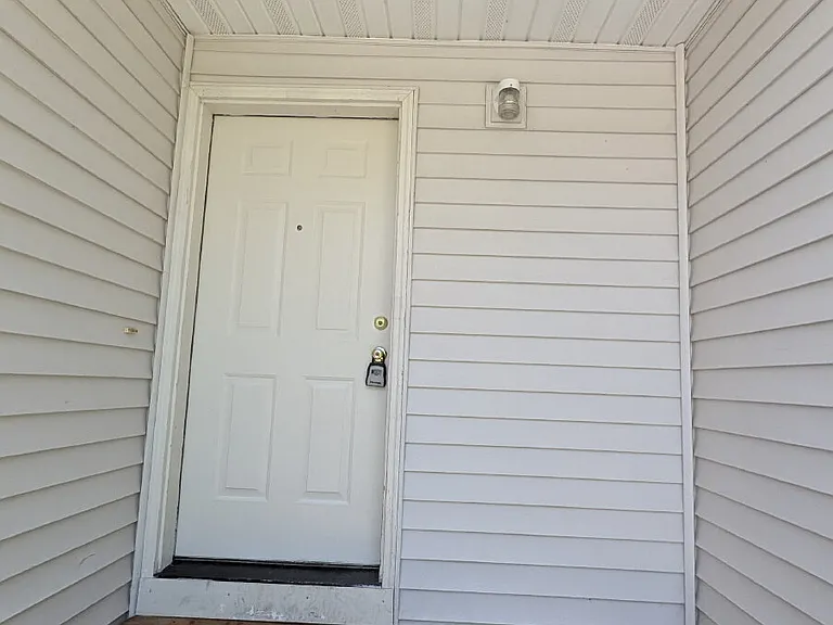 2110 Baines Blvd — Photo 1
