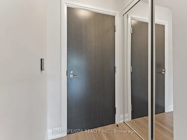 18 Graydon Hall Dr #904 — Photo 4