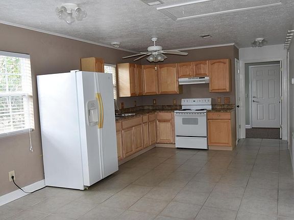 4th image of 21810 Palm Ave