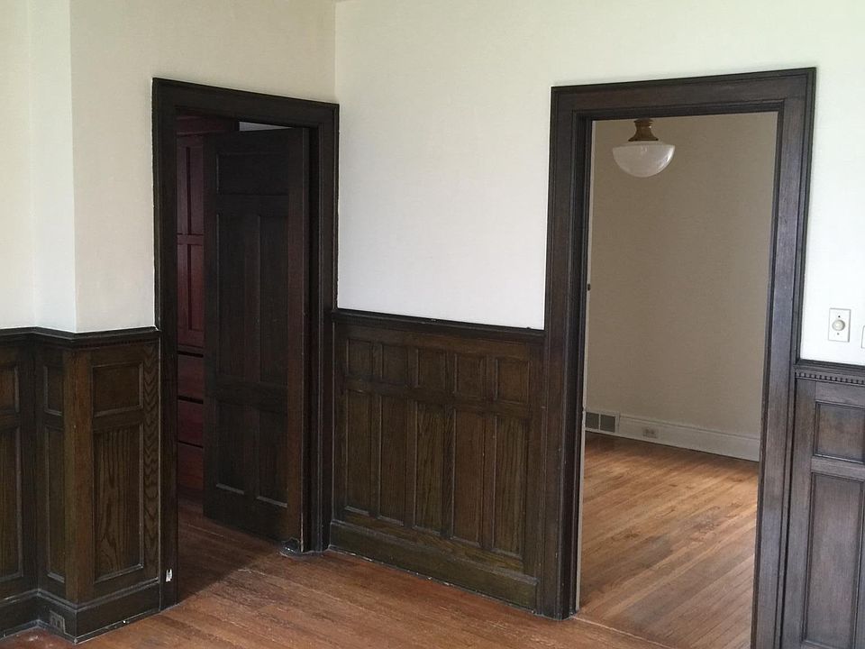 1st image of 301 Lexington Ave