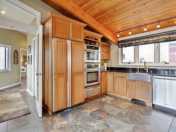 5th image of 621 Woodsmans Way