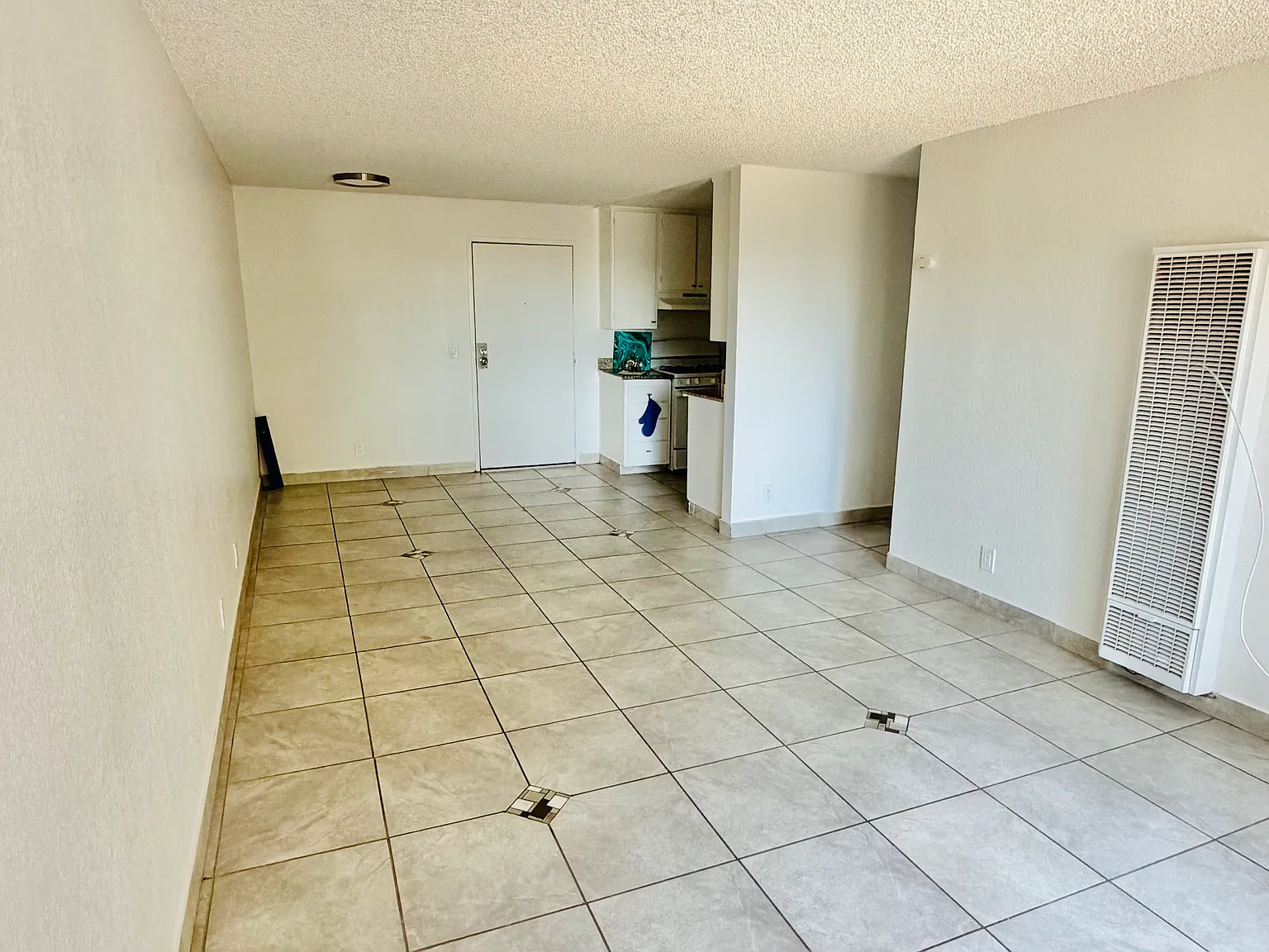 1 bed, 835 sqft, $1,695 — Photo 4