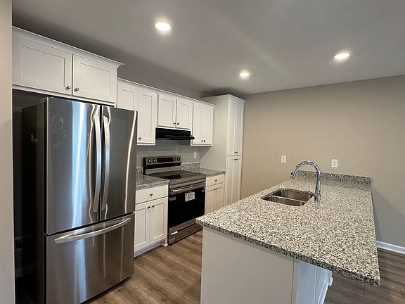 5th image of 213 Mountaindale Dr
