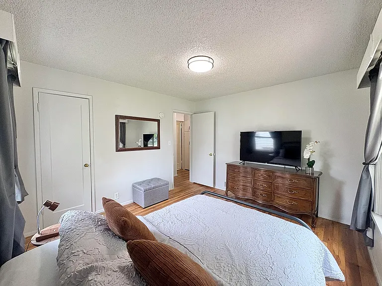 66 N 1150 W — Photo 10