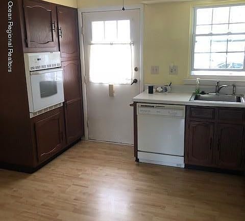 4th image of 22B Edinburgh Ln #B
