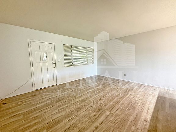 4th image of 749 E Montebello Ave Unit 233