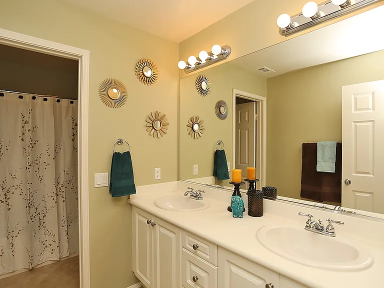 45290 Willowick St — Photo 15