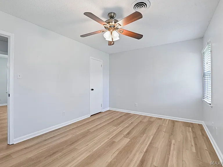111 Lori St — Photo 22