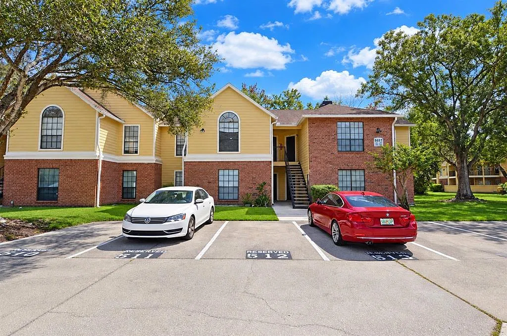 2 bed, 2.0 bath, 1129 sqft, $1,800 — Photo 2