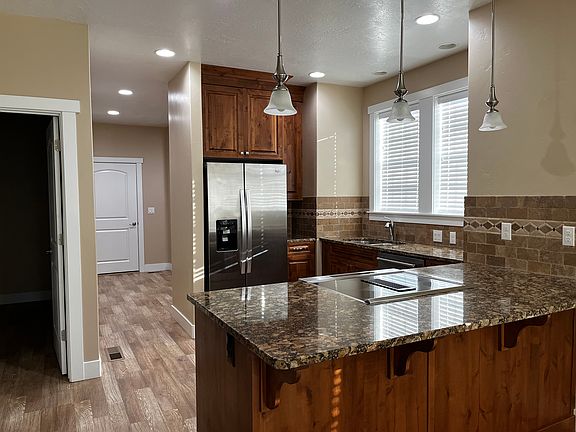 3rd image of 4936 W Willow Ln Unit 4940-1