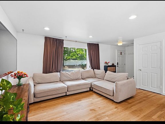 4th image of 5 Glen St #5B
