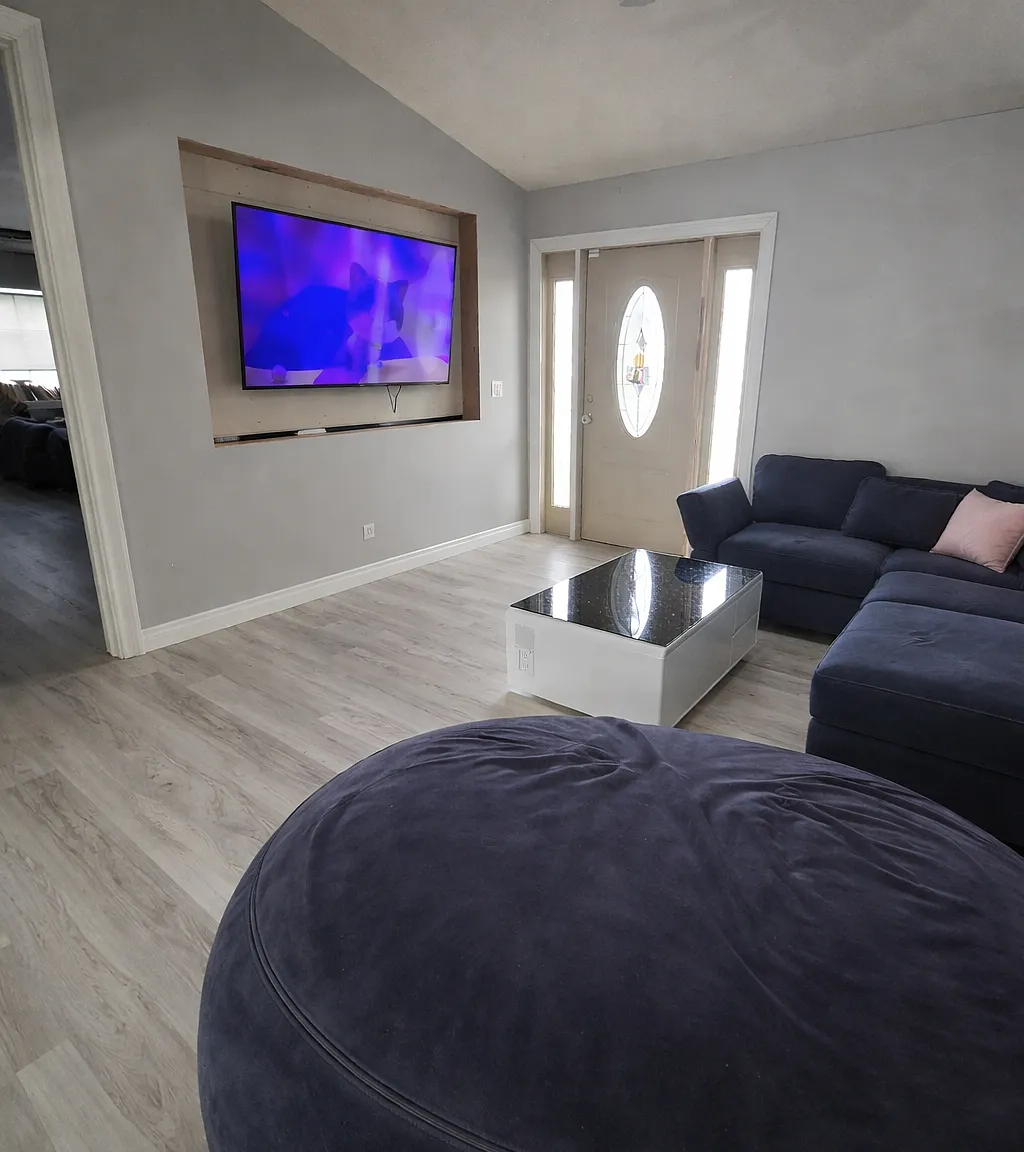 2 bed, 1200 sqft, $1,700 — Photo 2