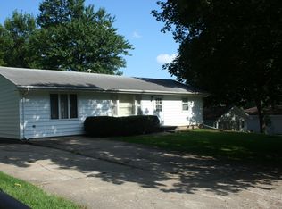 8067 Suncrest Dr, Des Moines, IA 50320