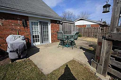 3rd image of 1515 Sweet Briar Ave